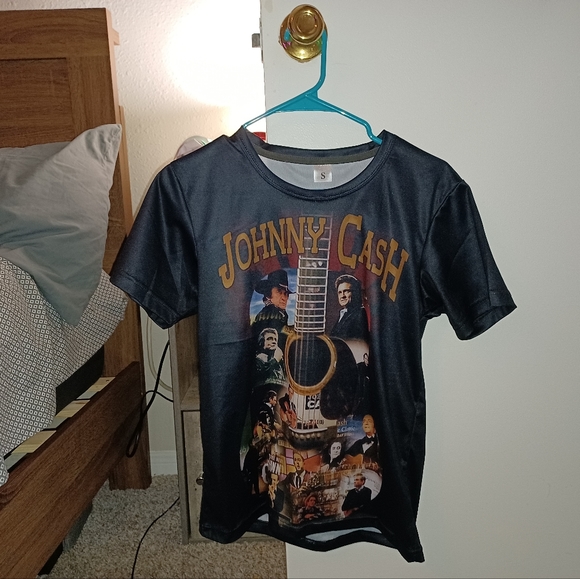 Johnny Cash tshirt..not sure what the material is but it's silky - Picture 2 of 2
